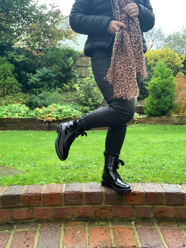 black biker jacket | autumn outfit | black chunky boots