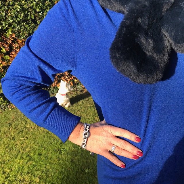 bright autumn outfit with faux fur
